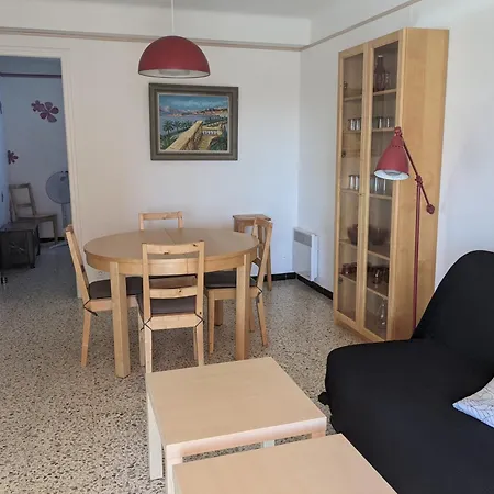 Apartment T3 Renove A 60m De La Avec Terrasse, Jardin Et Parking Clos - Fr-1-797-28 Port-la-Nouvelle