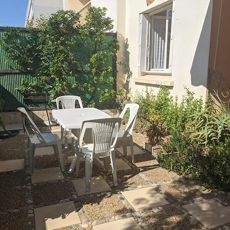 Apartment T3 Renove A 60m De La Avec Terrasse, Jardin Et Parking Clos - Fr-1-797-28 *
