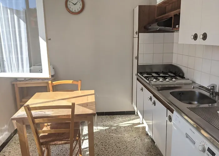 T3 Renove A 60m De La Avec Terrasse, Jardin Et Parking Clos - Fr-1-797-28 * Port-la-Nouvelle