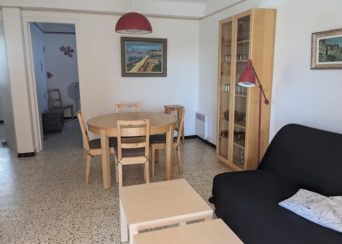 Lägenhet T3 Renove A 60m De La Avec Terrasse, Jardin Et Parking Clos - Fr-1-797-28 Port-la-Nouvelle