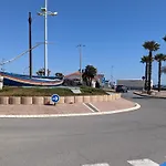 T3 Renove A 60m De La Avec Terrasse, Jardin Et Parking Clos - Fr-1-797-28 Port-la-Nouvelle