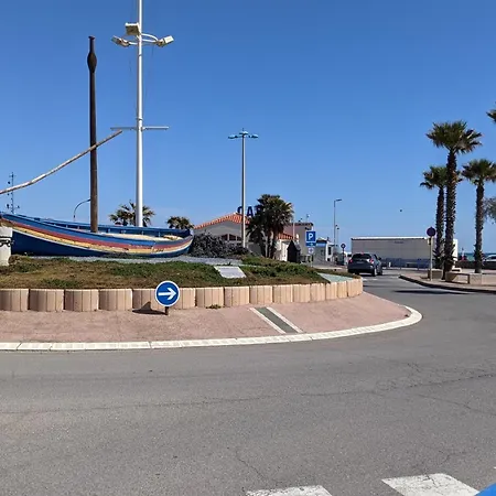 T3 Renove A 60m De La Avec Terrasse, Jardin Et Parking Clos - Fr-1-797-28 Port-la-Nouvelle
