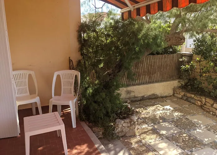 Apartmán T3 Renove A 60m De La Avec Terrasse, Jardin Et Parking Clos - Fr-1-797-28 *