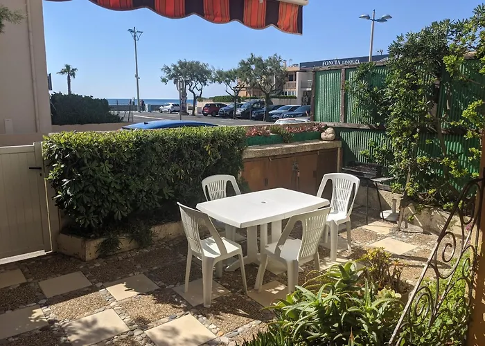 Apartmán T3 Renove A 60m De La Avec Terrasse, Jardin Et Parking Clos - Fr-1-797-28 Port-la-Nouvelle