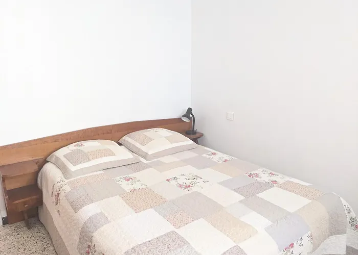 T3 Renove A 60m De La Avec Terrasse, Jardin Et Parking Clos - Fr-1-797-28 Port-la-Nouvelle