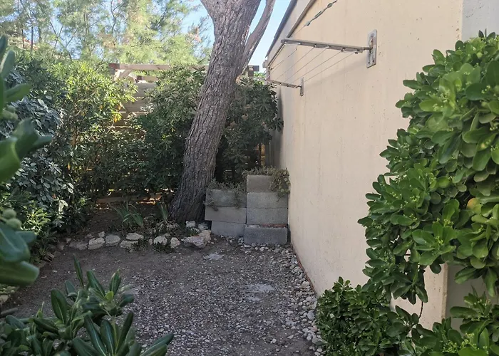 Apartmán T3 Renove A 60m De La Avec Terrasse, Jardin Et Parking Clos - Fr-1-797-28 Port-la-Nouvelle