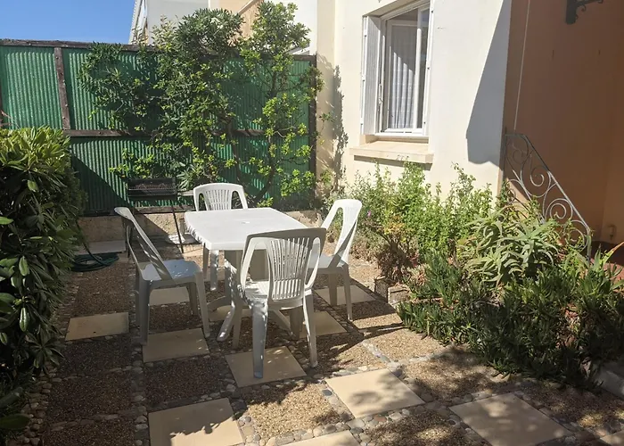 Apartmán T3 Renove A 60m De La Avec Terrasse, Jardin Et Parking Clos - Fr-1-797-28 *